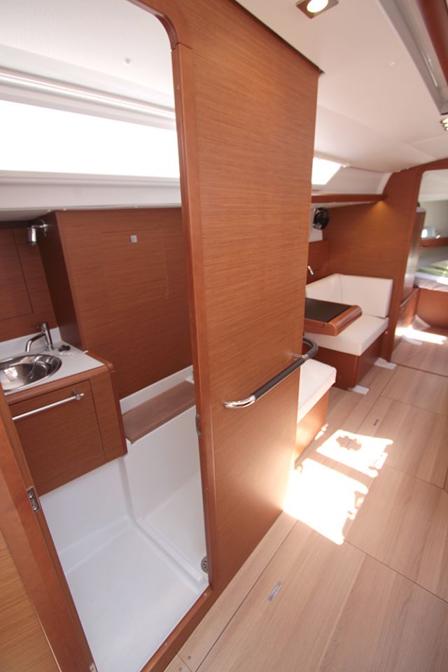 Photo #16 - Sun Odyssey 419 - 3 cab. (Perseas) in Lavrion - 34030