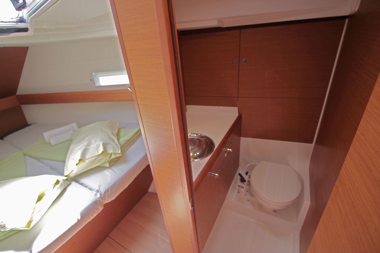 Photo #18 - Sun Odyssey 419 - 3 cab. (Perseas) in Lavrion - 34030