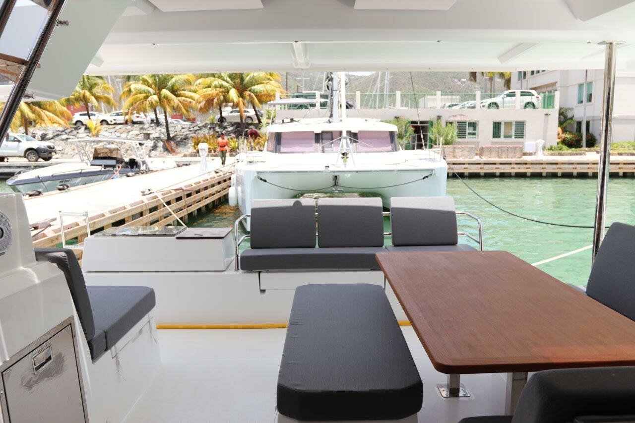 Photo #9 - Fountaine Pajot Astrea 42 - 4 + 1 cab. (Time Thief) en Road Town - 34040