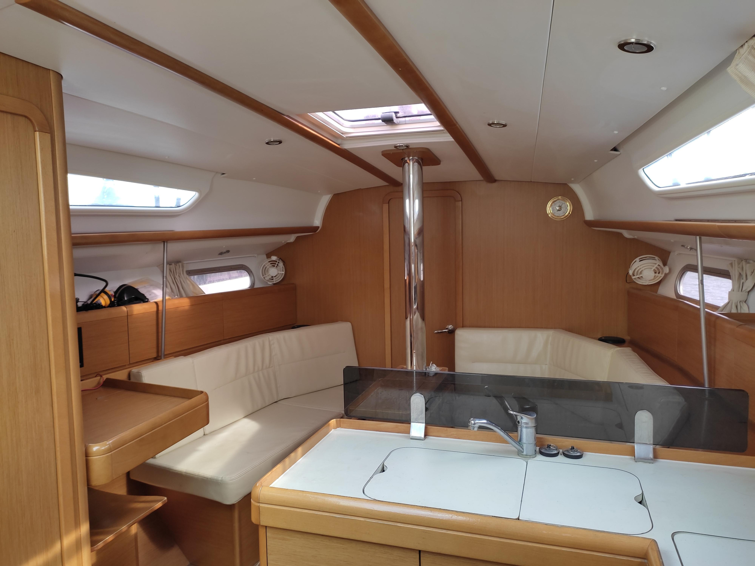 Photo #7 - Sun Odyssey 36i (Anita) in Korfu - 34047