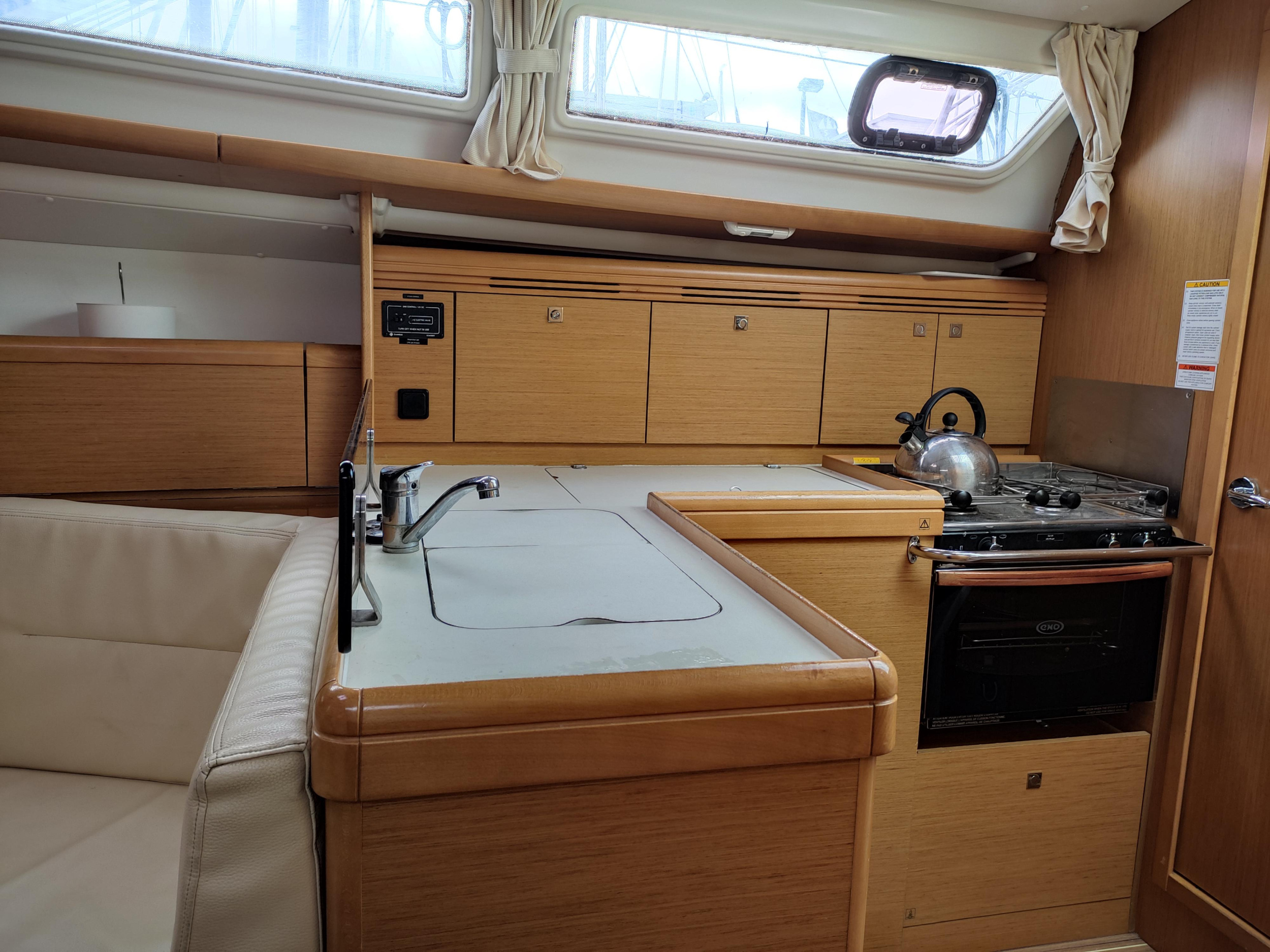 Photo #9 - Sun Odyssey 36i (Anita) in Korfu - 34047