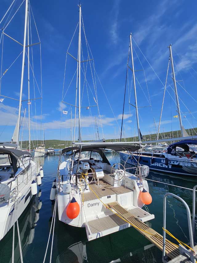 Photo #4 - Bavaria C38 (Danny) in Krk - 34068