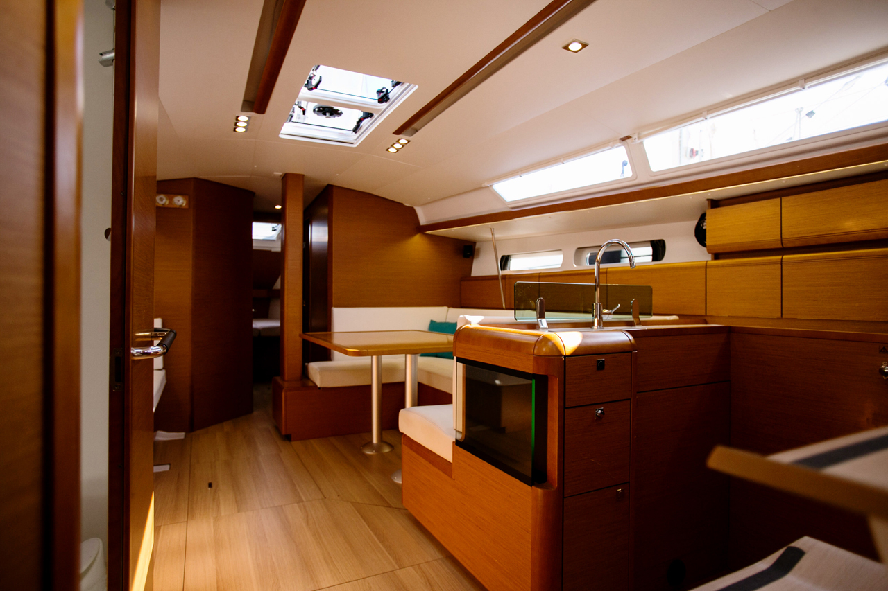 Photo #6 - Sun Odyssey 449 (Alpha) in Atene - 34082