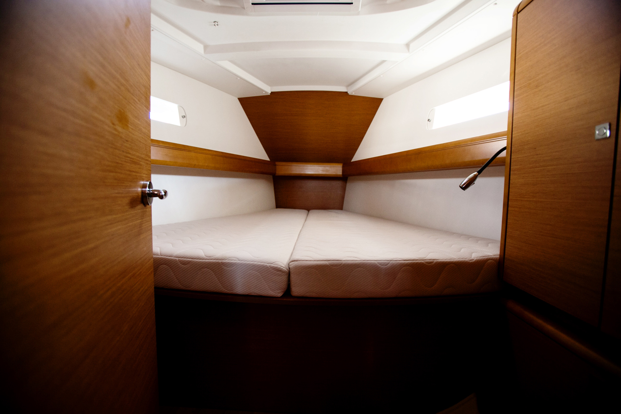 Photo #10 - Sun Odyssey 449 (Alpha) in Atene - 34082