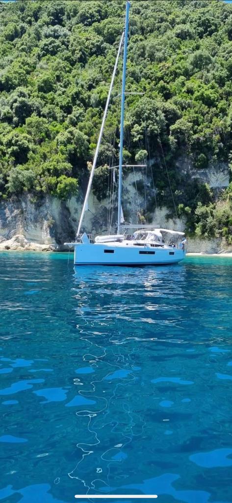 Photo #4 - Sun Odyssey 410 - 3 cab. (Alaska) in Corfu - 34145