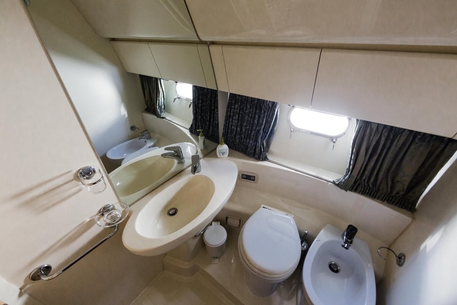Photo #11 - Ferretti Yachts 460i (Bluebell) in Podstrana - 34163