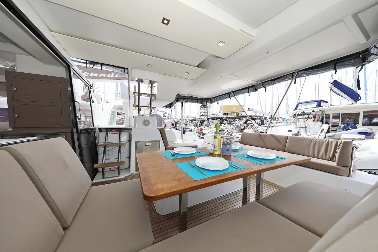 Fountaine Pajot Astrea 42 - 4 + 2 cab. (La Mula)  - 10