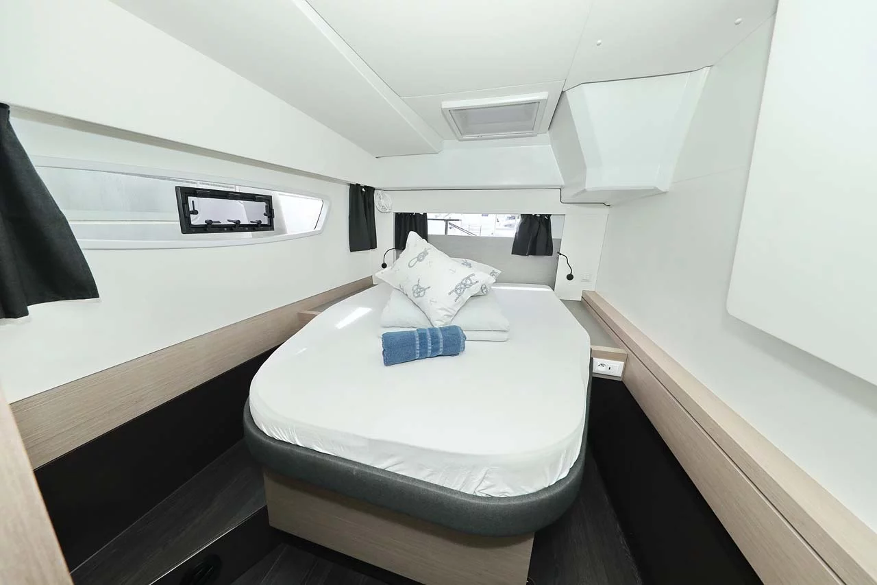 Fountaine Pajot Astrea 42 - 4 + 2 cab. (La Mula)  - 27