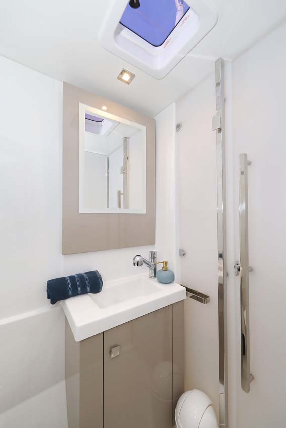Photo #31 - Fountaine Pajot Astrea 42 - 4 + 2 cab. (La Mula) in Trogir - 34164