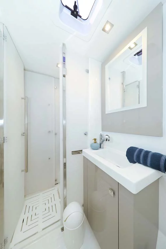 Fountaine Pajot Astrea 42 - 4 + 2 cab. (La Mula)  - 32