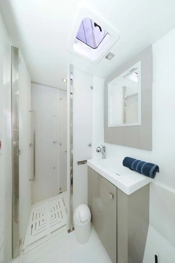 Fountaine Pajot Astrea 42 - 4 + 2 cab. (La Mula)  - 36