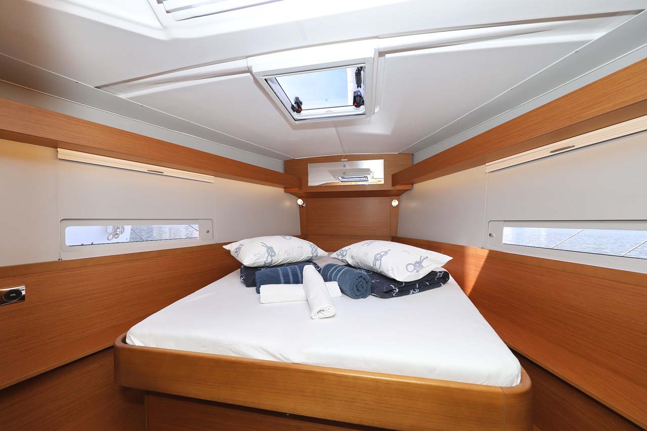 Photo #10 - Dufour 430 (Lucia 1) in Trogir - 34173