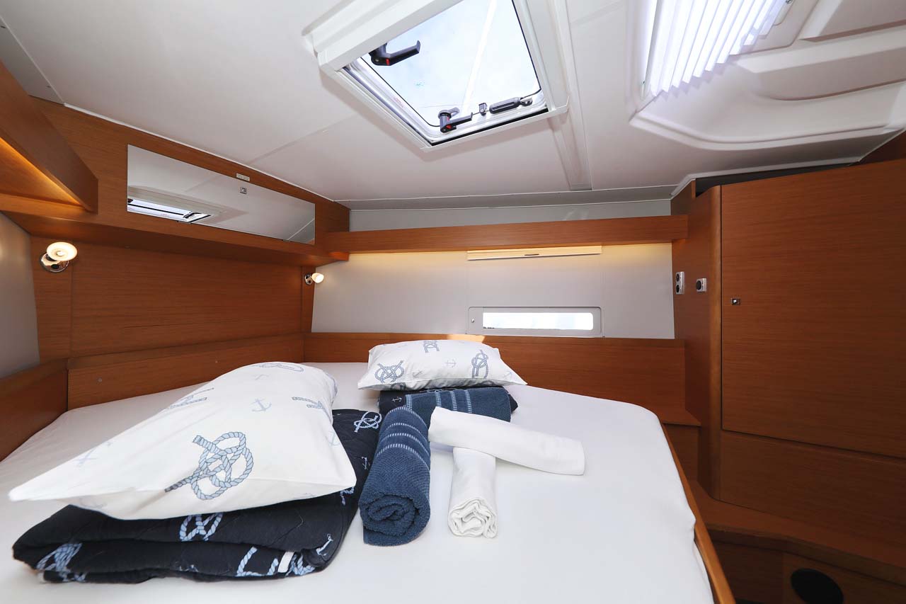 Photo #11 - Dufour 430 (Lucia 1) in Trogir - 34173