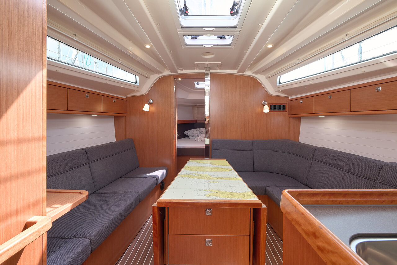 Photo #13 - Bavaria Cruiser 37 - 3 cab. (Toni) in Trogir - 34185