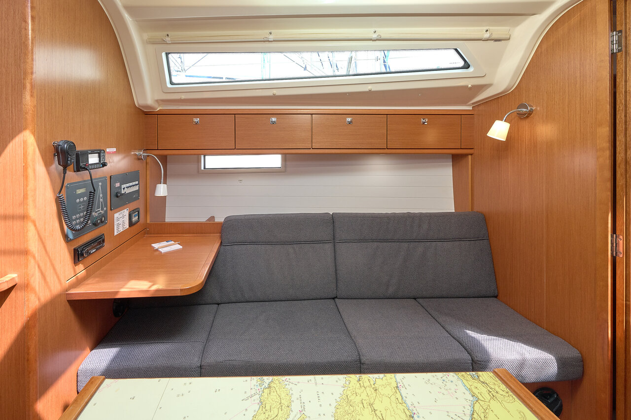 Photo #15 - Bavaria Cruiser 37 - 3 cab. (Toni) in Trogir - 34185