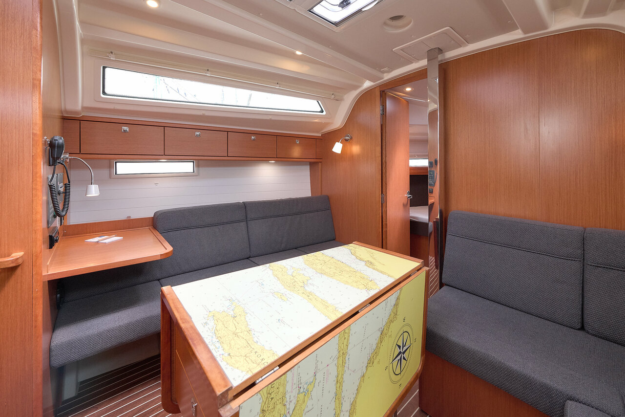 Photo #17 - Bavaria Cruiser 37 - 3 cab. (Toni) in Trogir - 34185