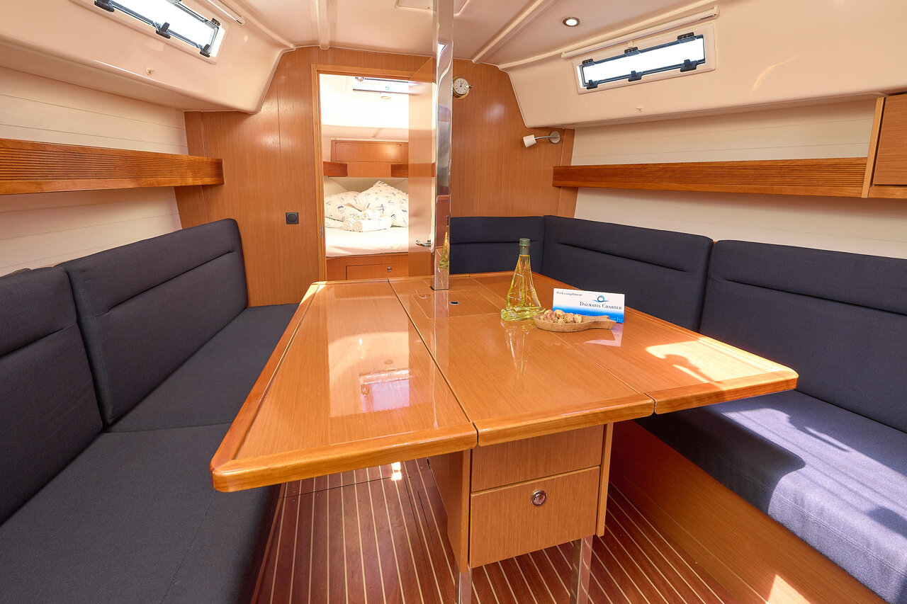 Photo #26 - Bavaria Cruiser 37 - 3 cab. (Toni) in Trogir - 34185