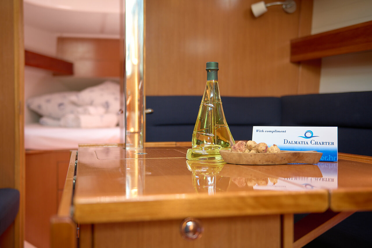 Photo #34 - Bavaria Cruiser 37 - 3 cab. (Toni) in Trogir - 34185