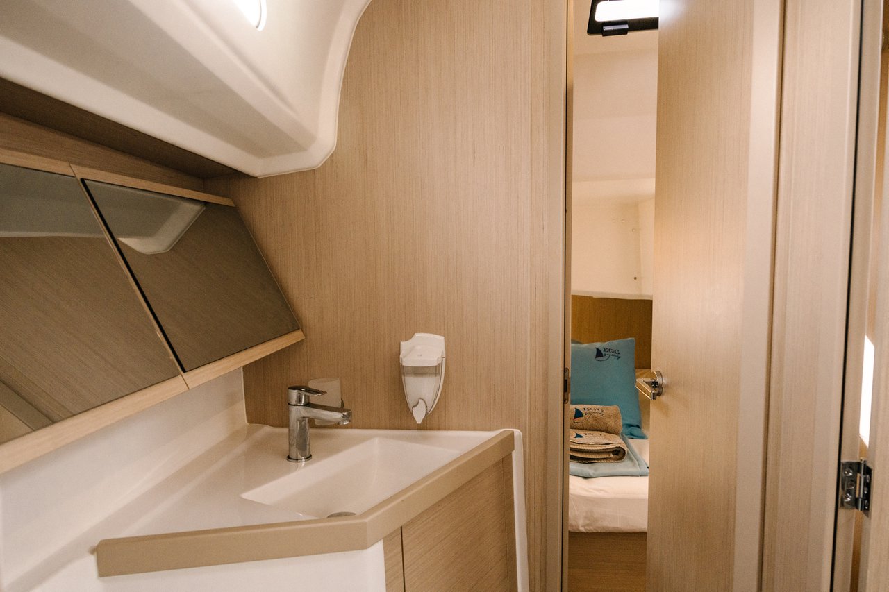 Photo #7 - Oceanis 40.1 - 3 cab. (Mavi Mercury) in Gocek - 34190