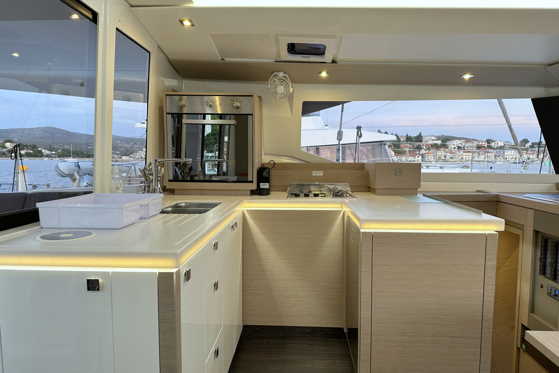 Photo #12 - Fountaine Pajot Astrea 42 (Arisa) en Rogoznica - 34211