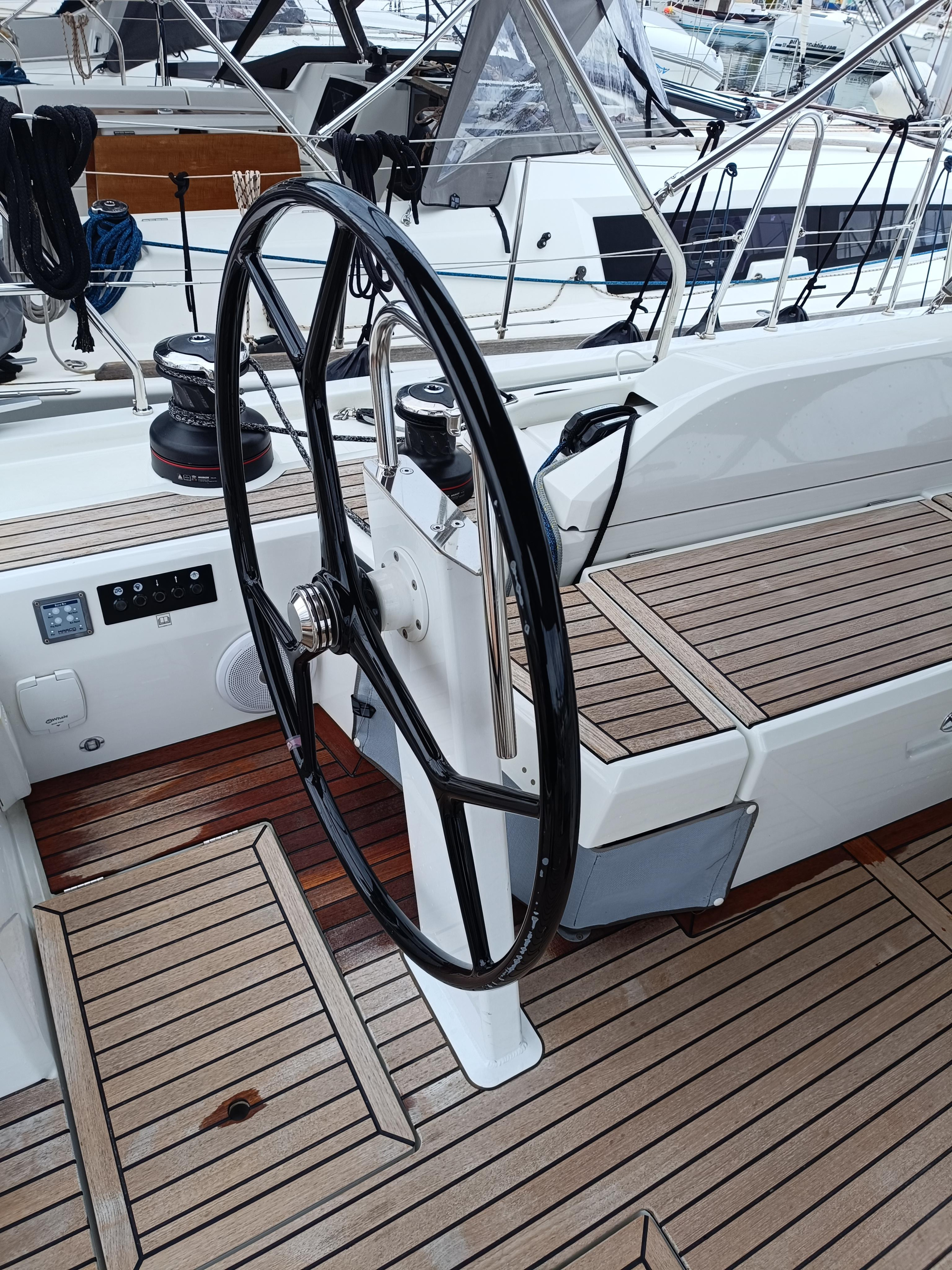 Photo #9 - Oceanis 51.1 (Obelix) en Pula - 34220
