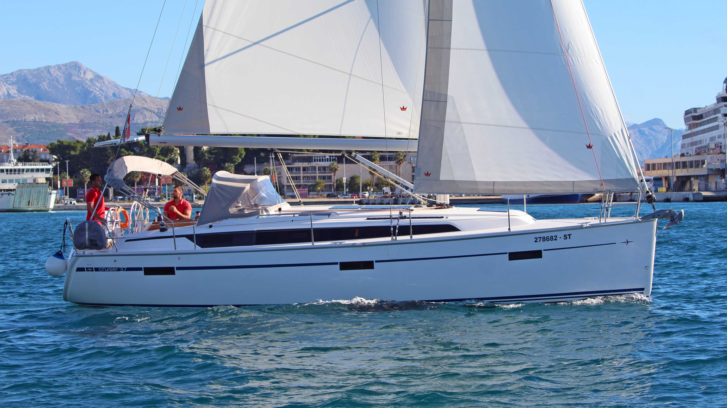 Photo #4 - Bavaria Cruiser 37 - 3 cab. (Evala) en Split - 34228