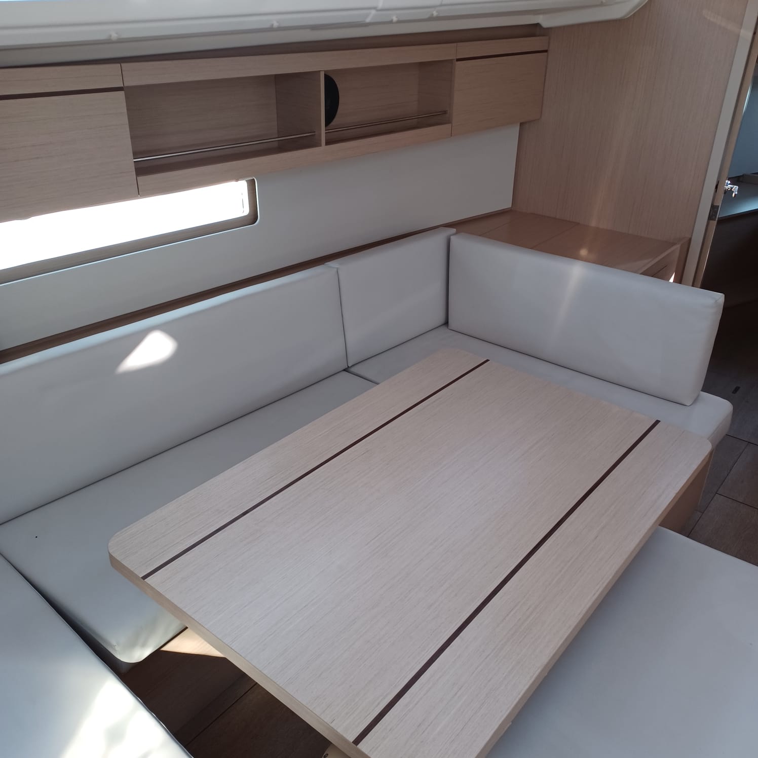 Photo #12 - Oceanis 40.1 - 3 cab. (Elisa) in Krk - 34230