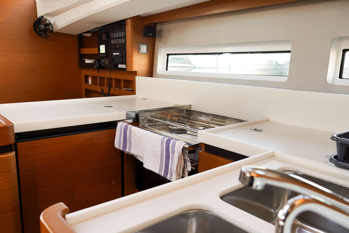 Photo #16 - Sun Odyssey 440 (Uri) en Pirovac - 34235