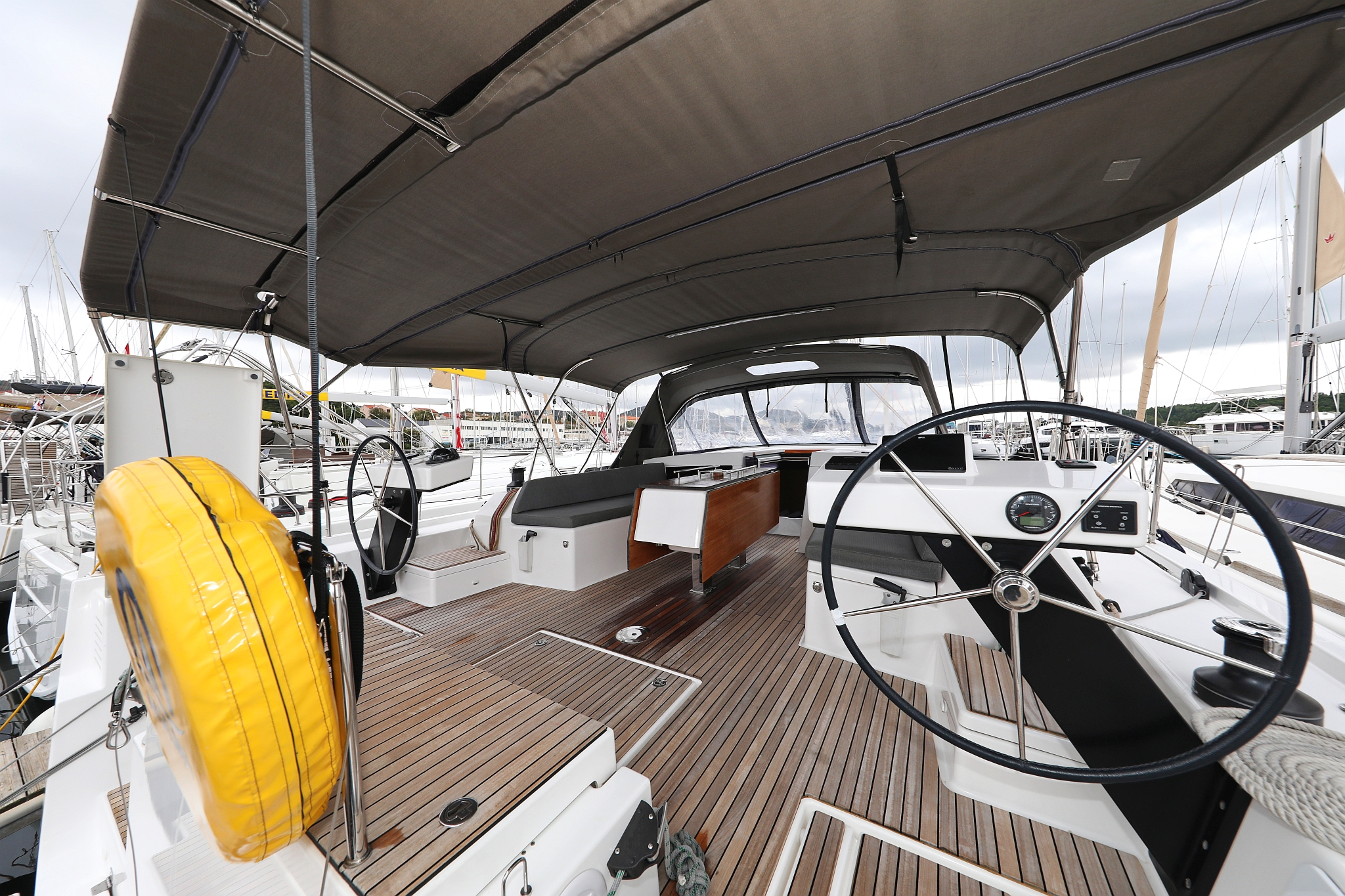 Photo #6 - Dufour 470 - 5 cab. (Shooting Star) en Sibenik - 34236