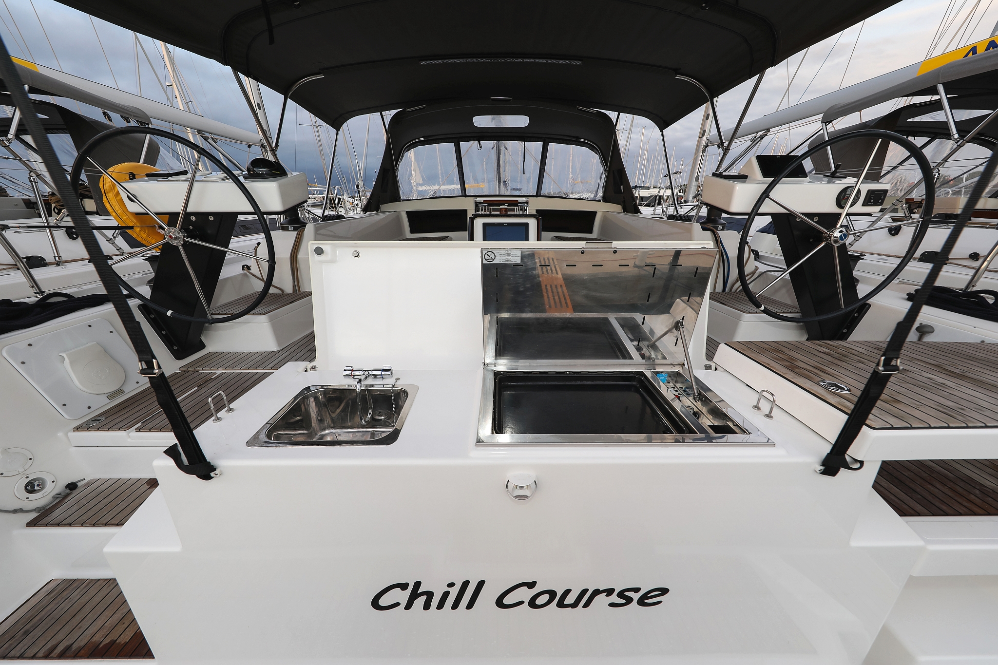 Photo #8 - Dufour 470 - 5 cab. (Chill Course) in Biograd - 34246