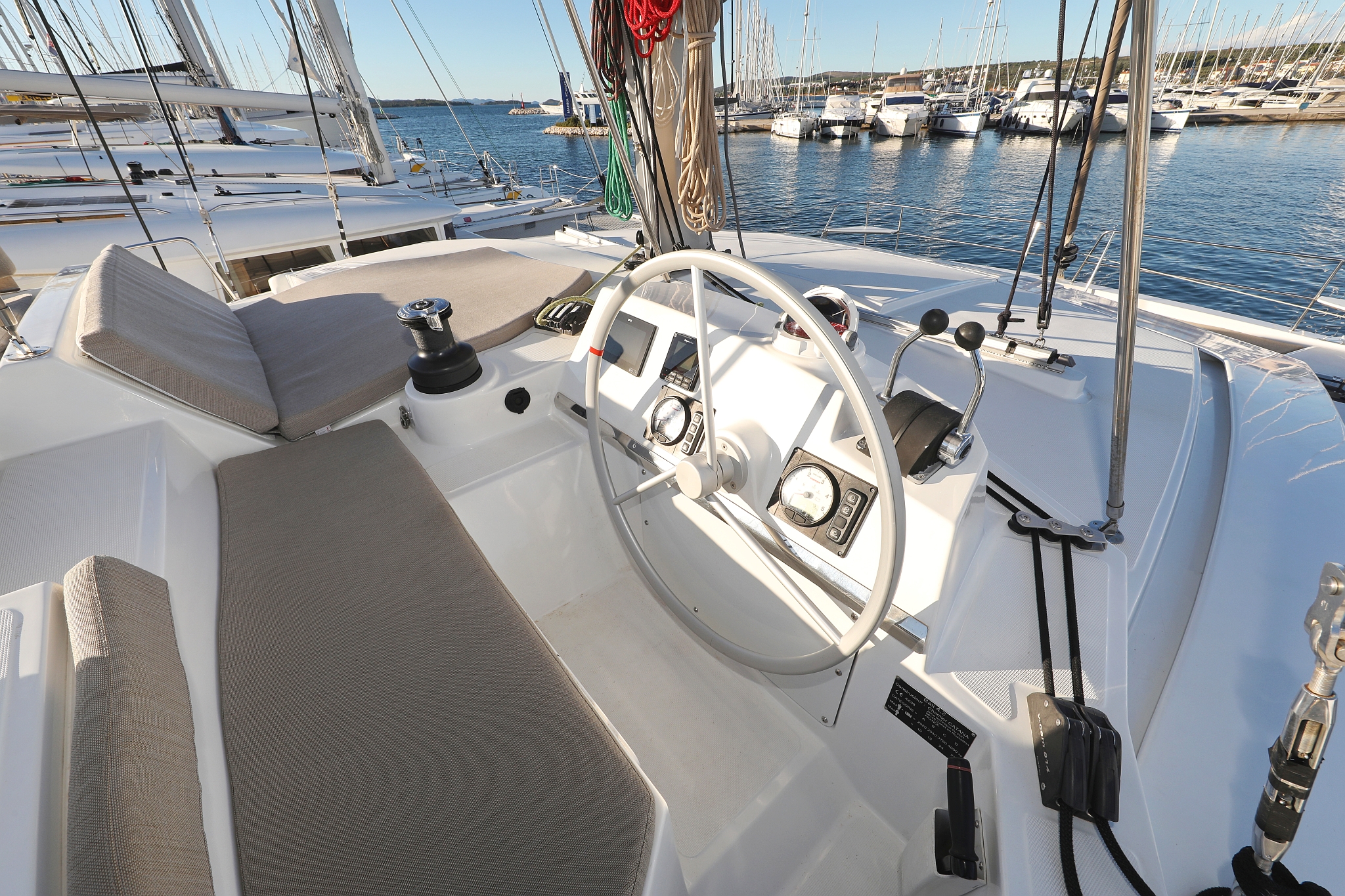 Photo #5 - Bali 4.2 - 4 + 1 cab. (Hubble) in Biograd - 34250