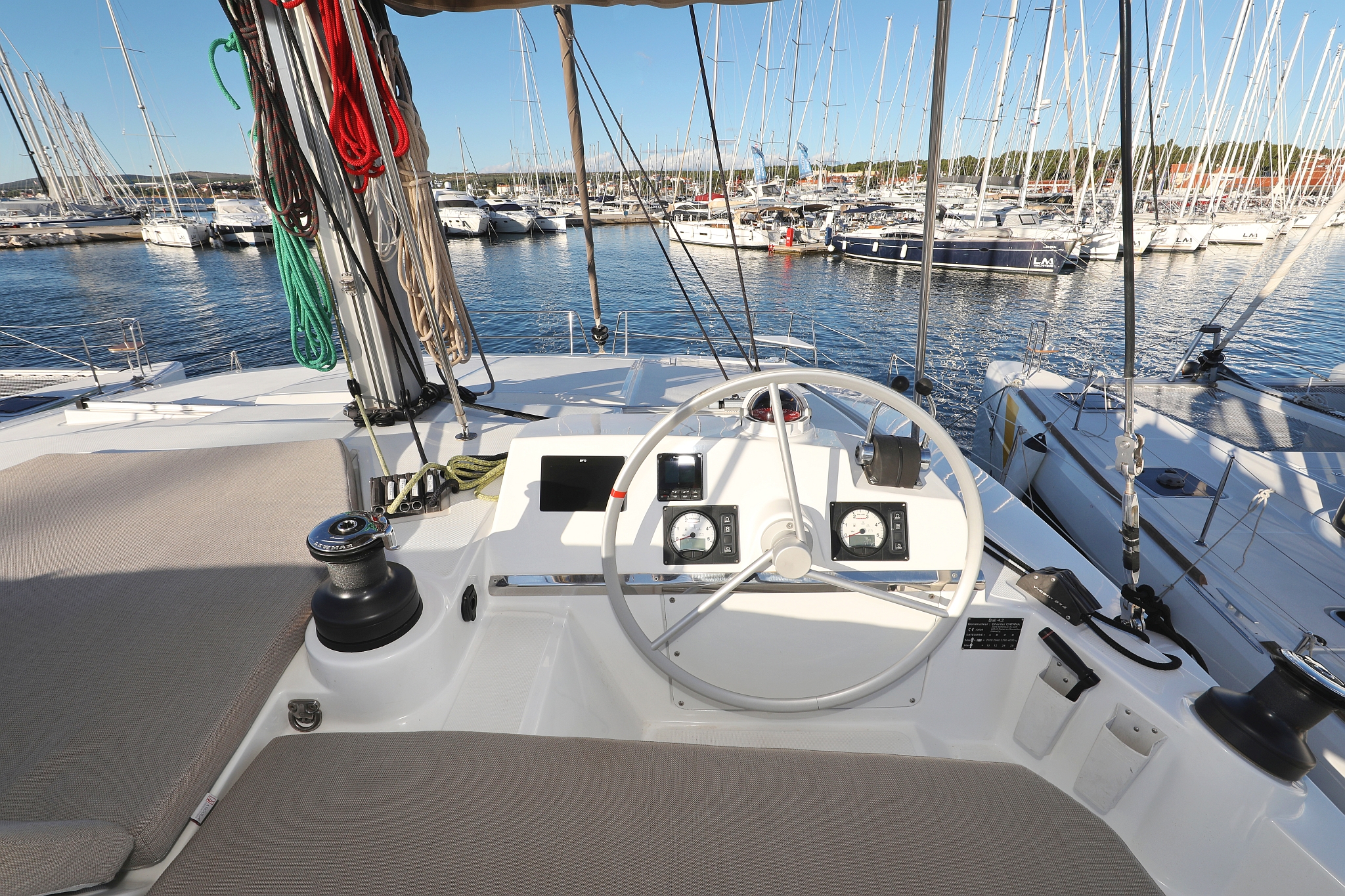 Photo #6 - Bali 4.2 - 4 + 1 cab. (Hubble) in Biograd - 34250
