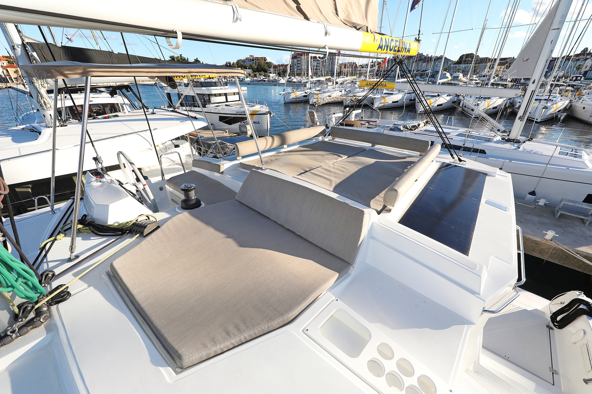 Photo #8 - Bali 4.2 - 4 + 1 cab. (Hubble) in Biograd - 34250