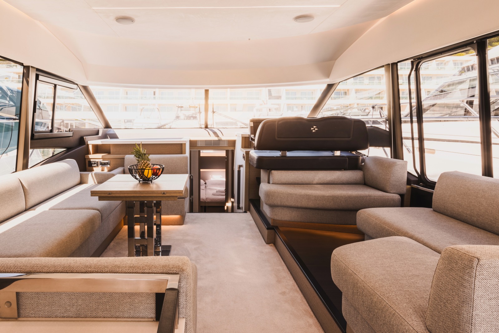 Photo #8 - Prestige 590 Flybridge - 3 + 1 cab. (Shaft) in Podstrana - 34256