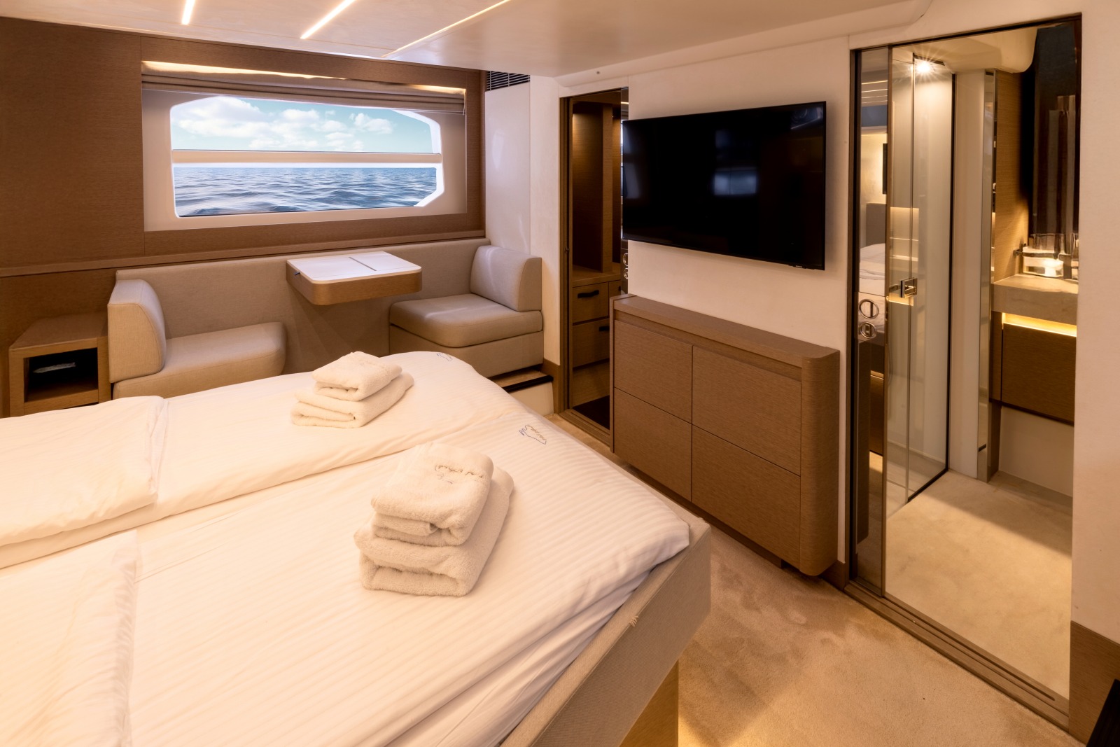Photo #10 - Prestige 590 Flybridge - 3 + 1 cab. (Shaft) in Podstrana - 34256