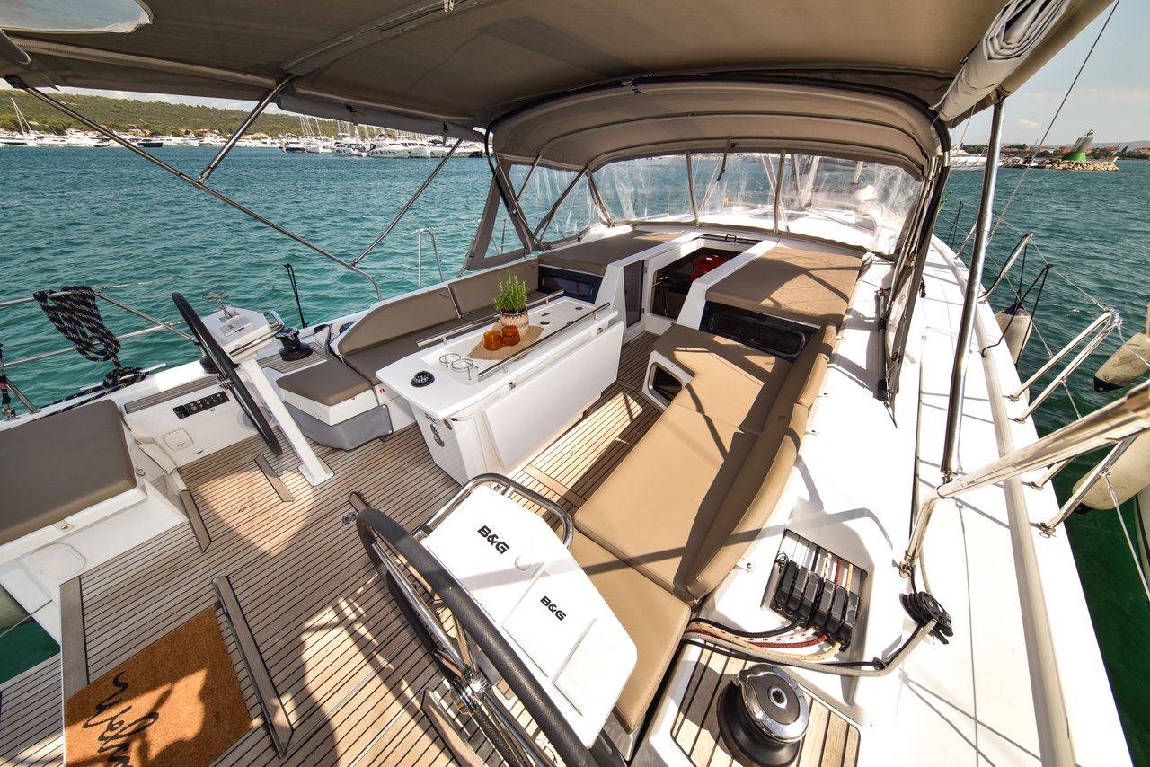 Photo #8 - Oceanis 51.1 OW - 3 cab (Dodo) en Sukosan - 34277