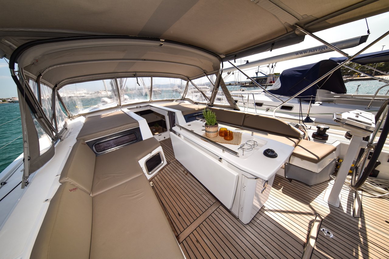 Photo #9 - Oceanis 51.1 OW - 3 cab (Dodo) en Sukosan - 34277