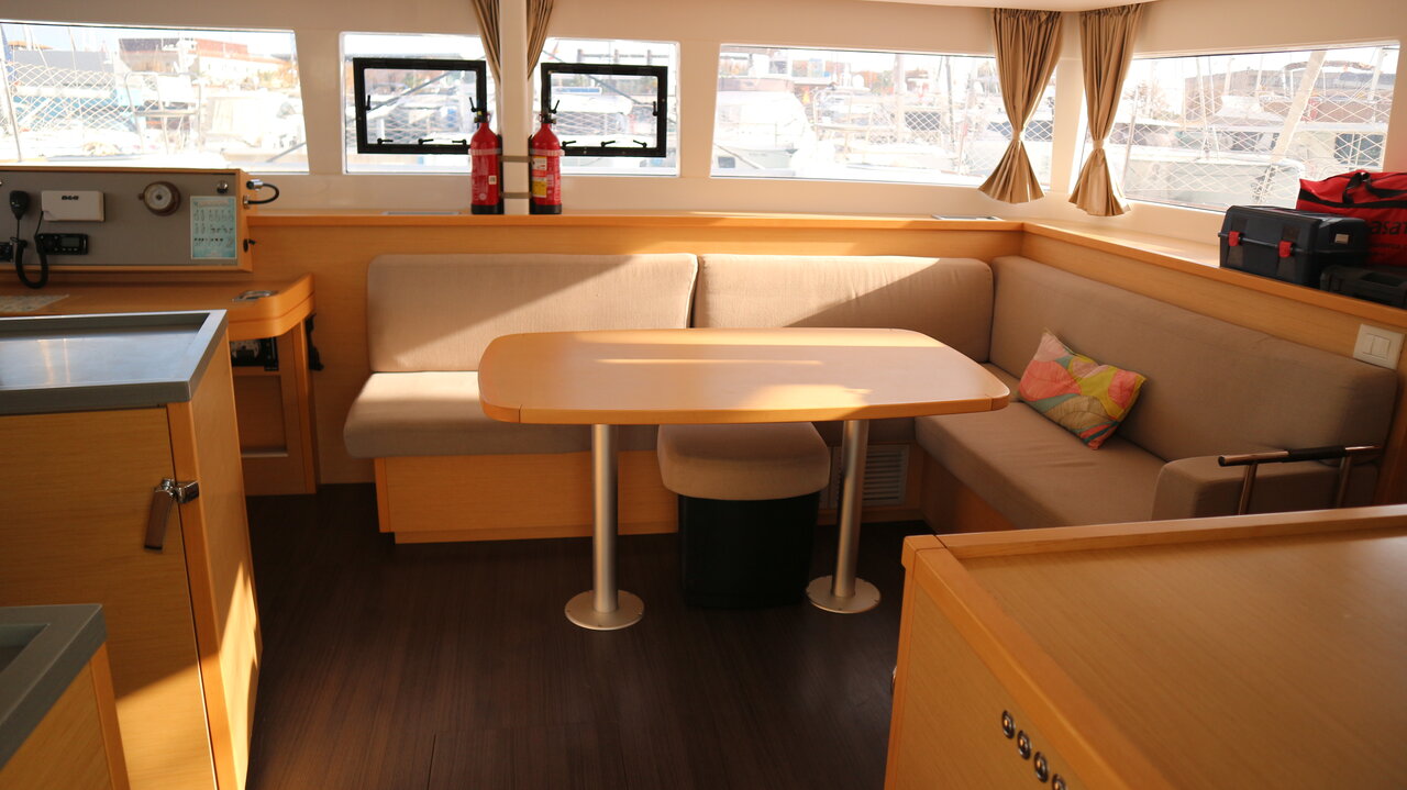 Photo #16 - Lagoon 450 S (Vamos Elli) in Palma - 34308