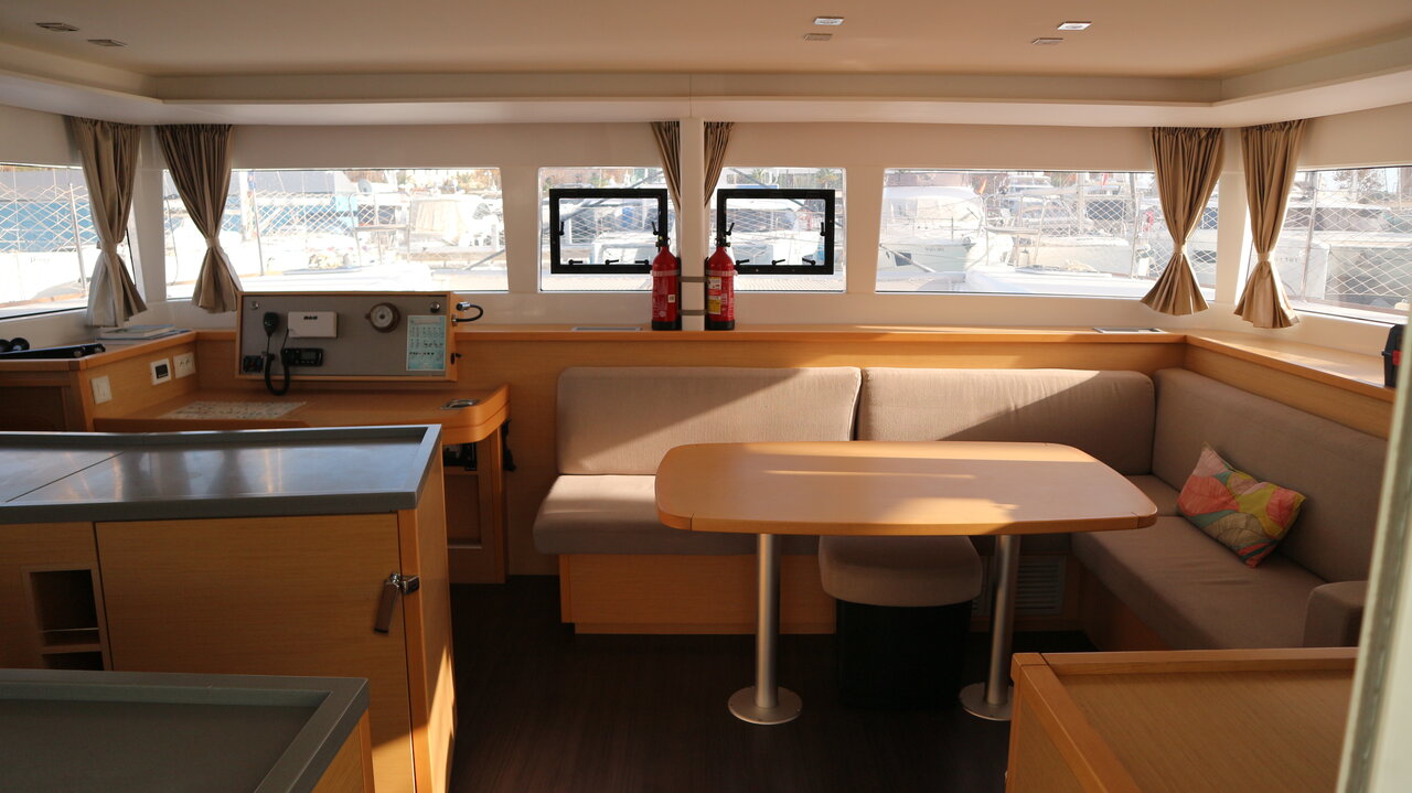 Photo #17 - Lagoon 450 S (Vamos Elli) in Palma - 34308
