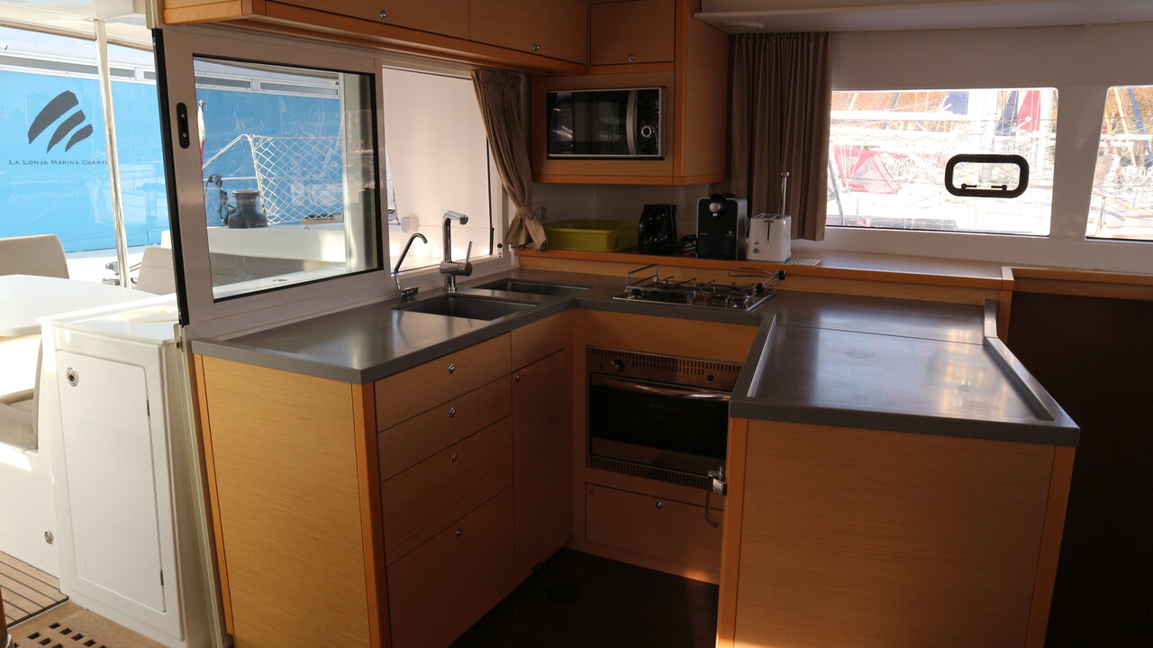 Photo #18 - Lagoon 450 S (Vamos Elli) in Palma - 34308