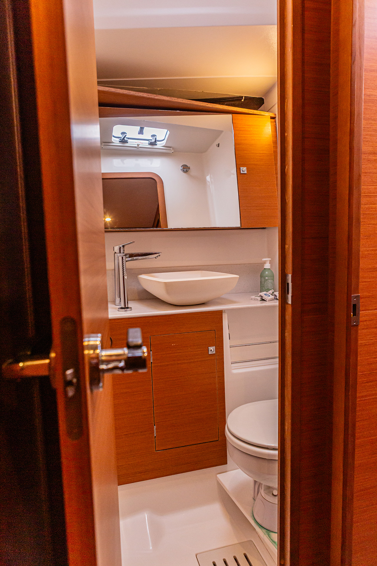 Photo #8 - Dufour 56 Exclusive - 4 + 1 cab. (Euphoria Planet) en Portorosa - 34316