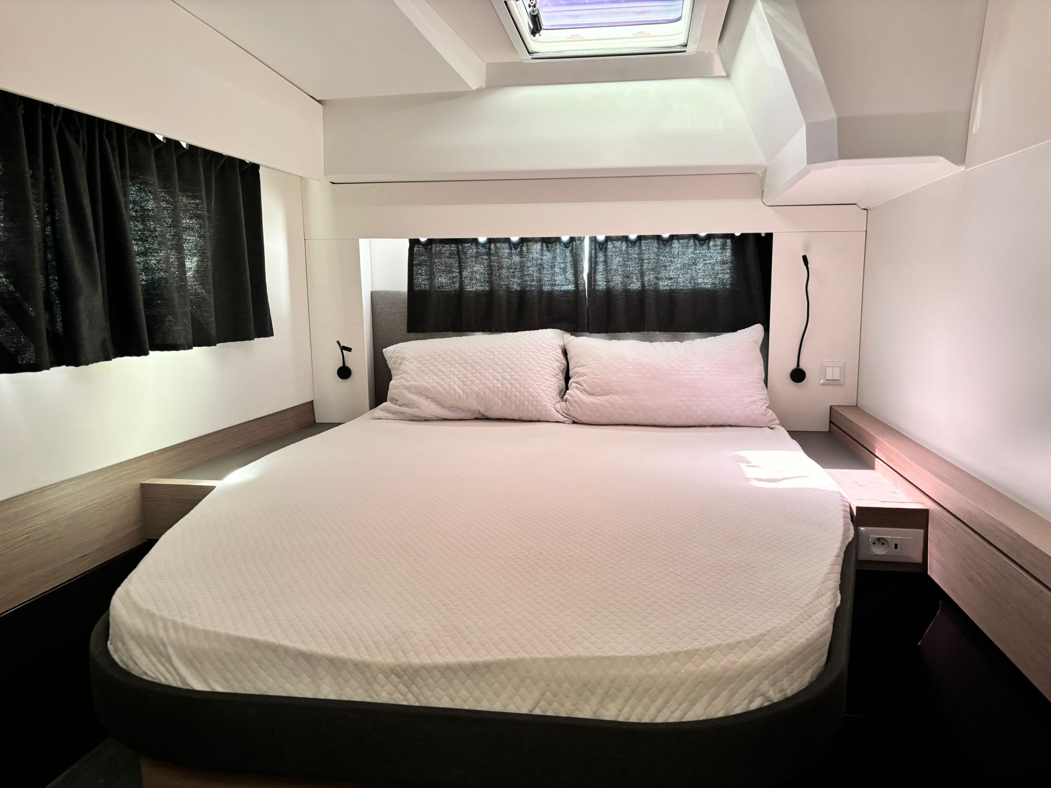 Photo #8 - Fountaine Pajot Astrea 42 - 4 + 2 cab. (Timeless Planet) in Marsala - 34324