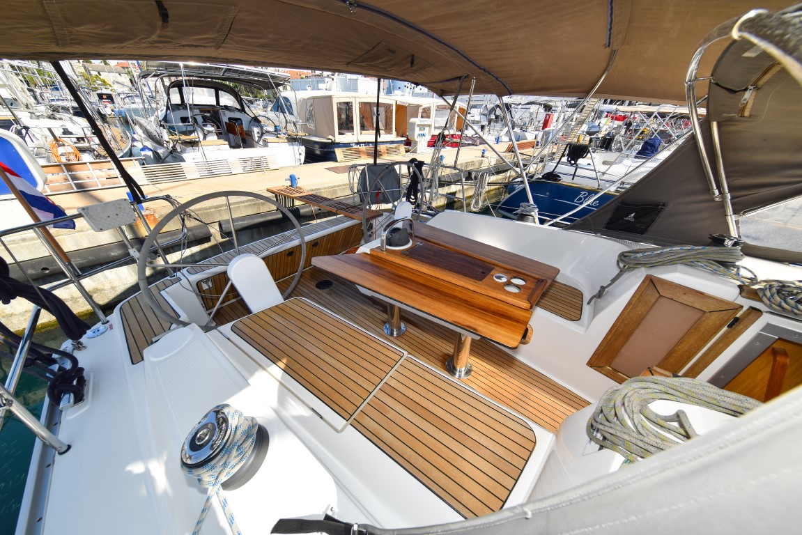 Photo #6 - Bavaria Cruiser 37 - 3 cab. (Viviana) in Zara - 34337