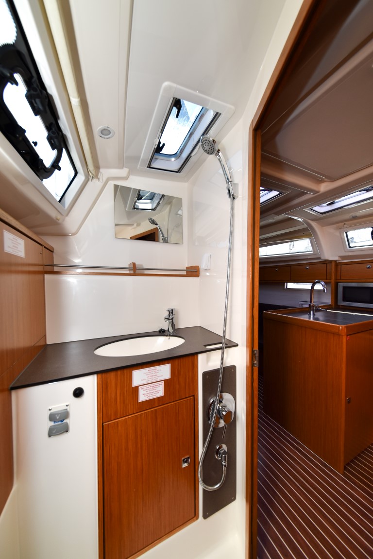 Photo #27 - Bavaria Cruiser 37 - 3 cab. (Viviana) in Zara - 34337