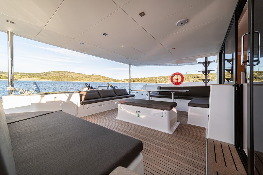 Photo #2 - Dufour 48 Catamaran - 5 + 1 cab. (Bahia Serena) en Primosten - 34344