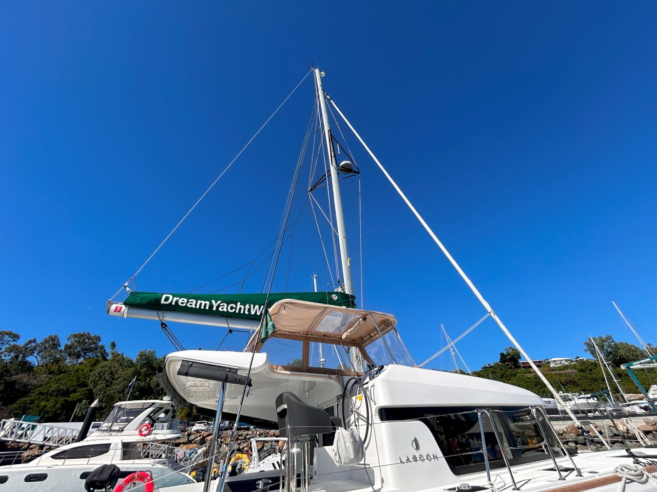 Photo #5 - Lagoon 40 - 4 cab. (LUMIERE) in Airlie Beach - 34349