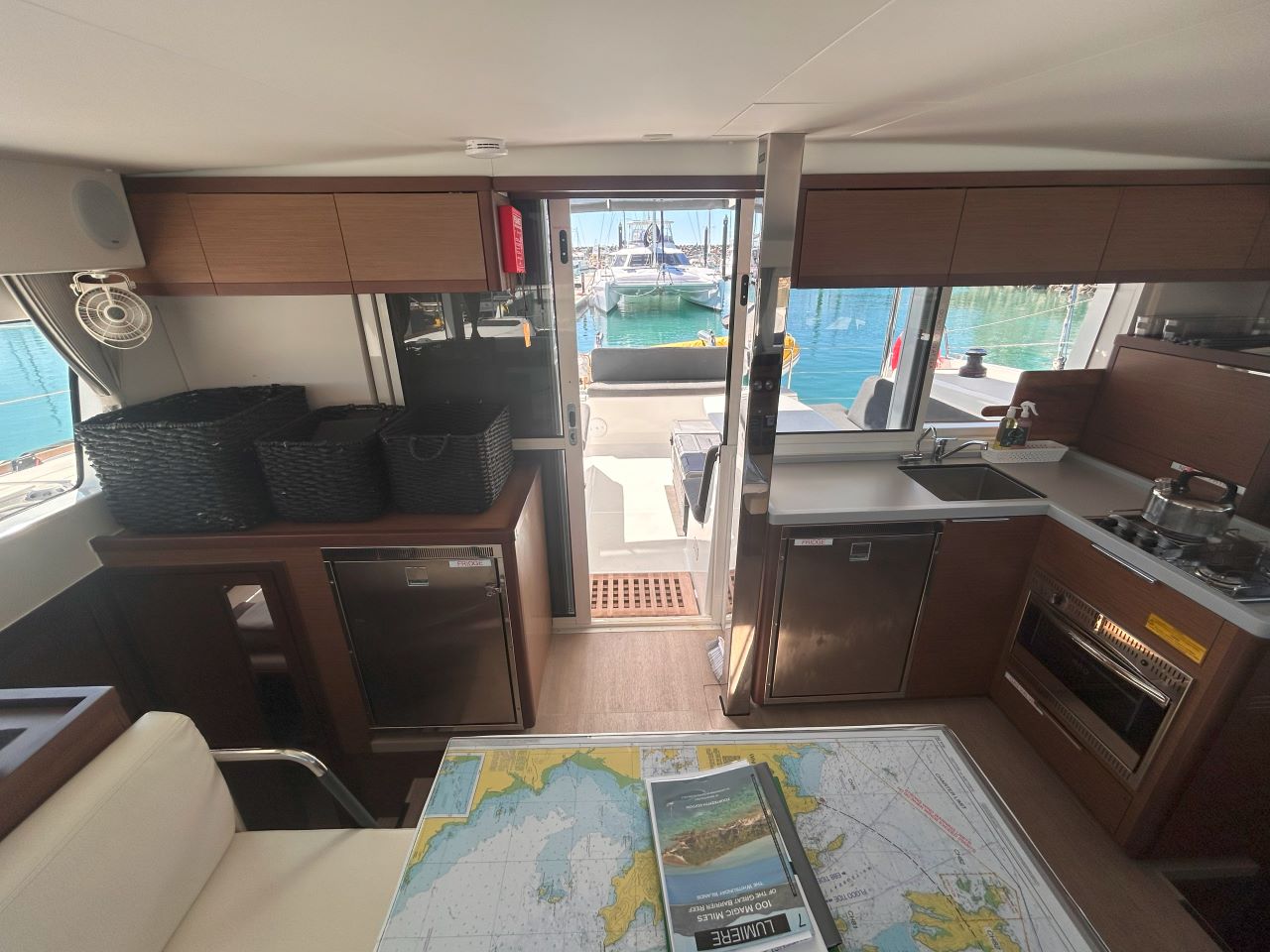 Photo #6 - Lagoon 40 - 4 cab. (LUMIERE) in Airlie Beach - 34349