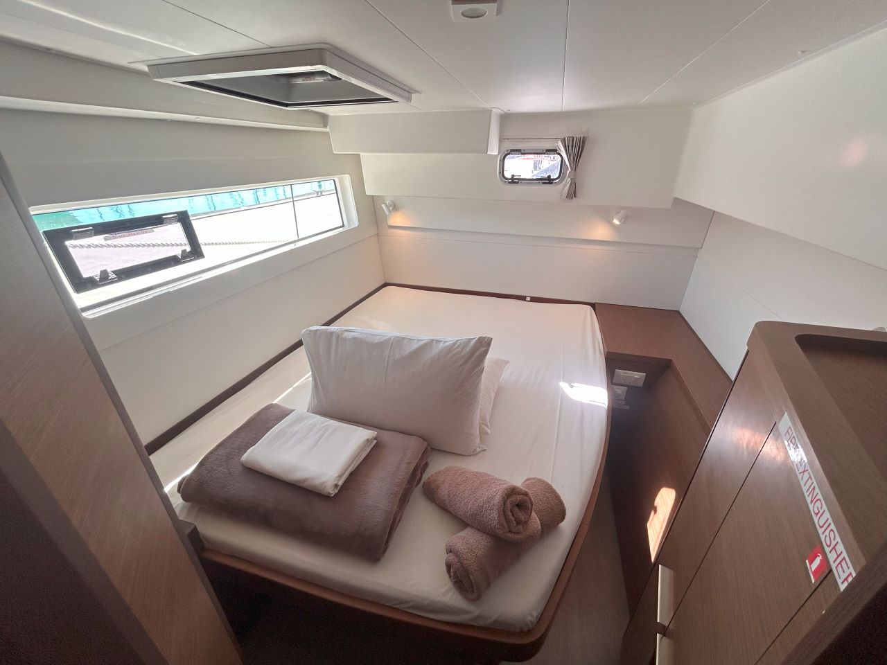 Photo #10 - Lagoon 40 - 4 cab. (LUMIERE) in Airlie Beach - 34349