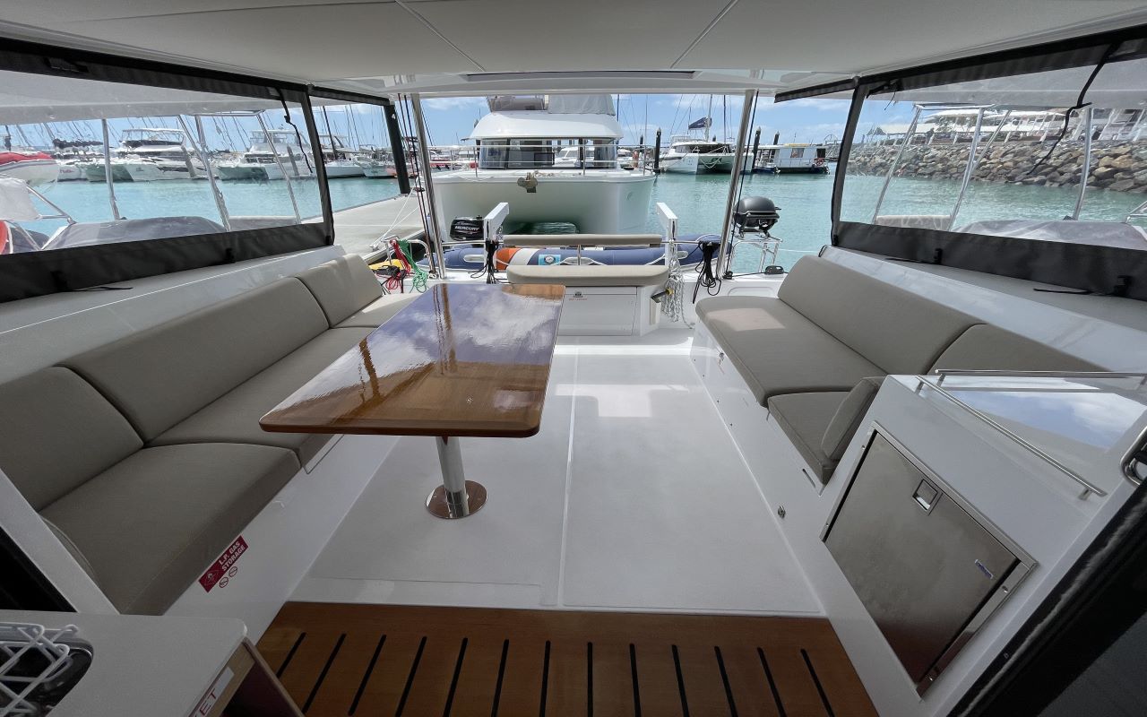 Photo #8 - Nautitech 40 Open - 4 cab. (ANTIPODES) in Airlie Beach - 34350