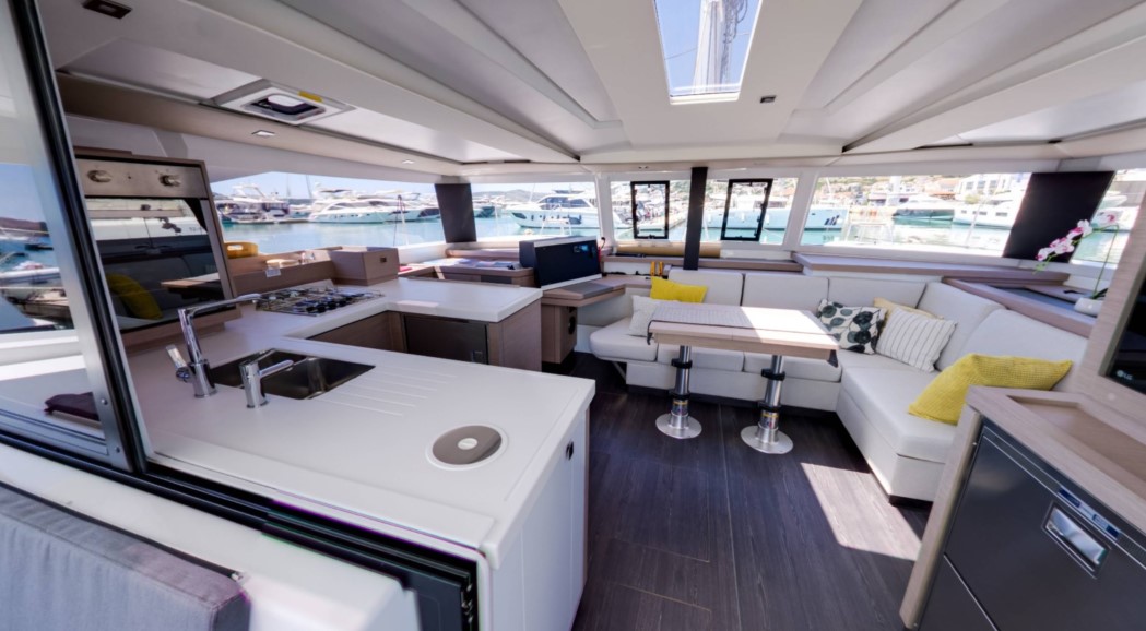 Photo #9 - Fountaine Pajot Astrea 42 - 4 + 2 cab. (Magic Summer) in Trogir - 34351